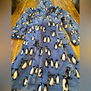 Vera Bradley Blue Penguin Super Soft Fleece Robe With Pockets